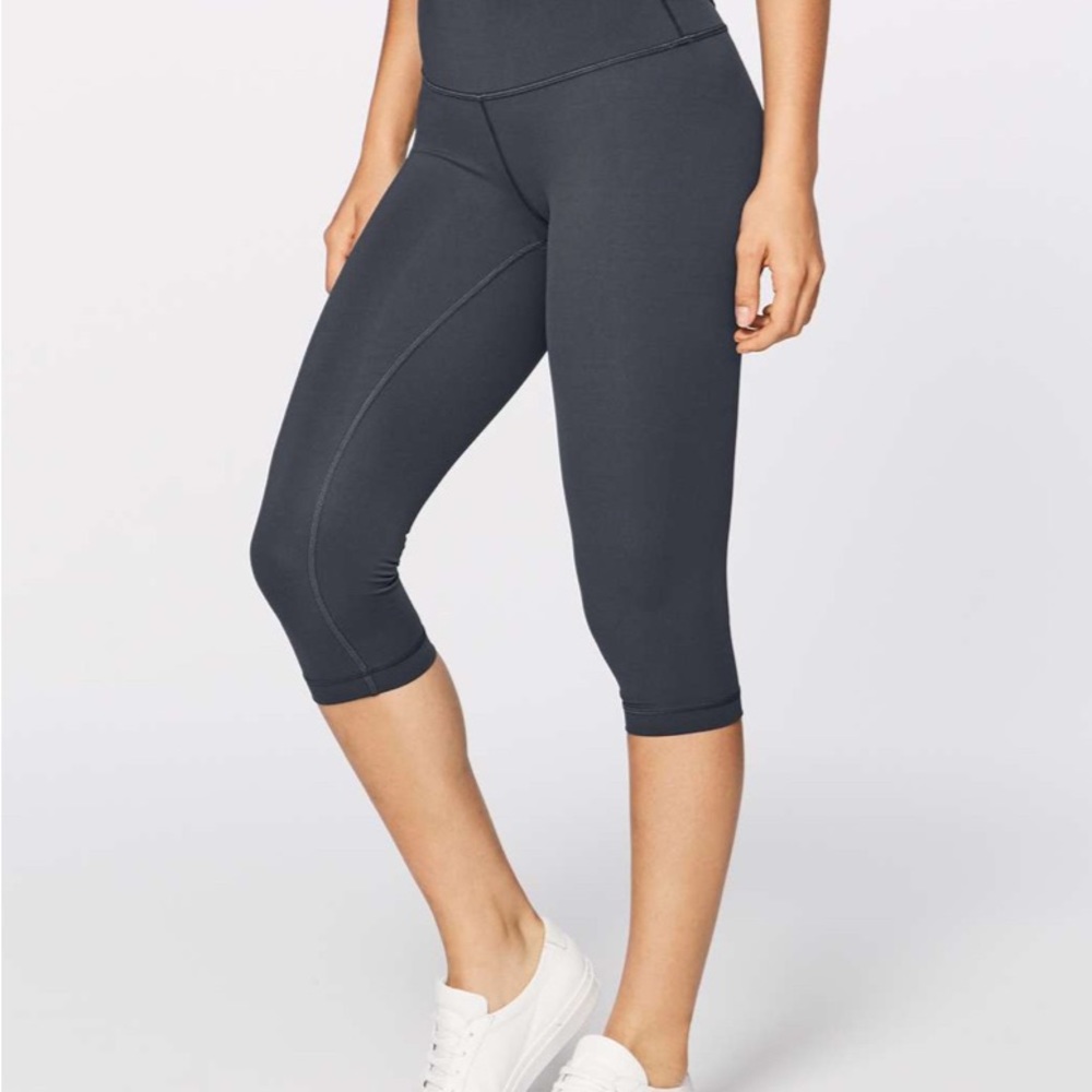 Lululemon Wunder Under Hi-Rise 1/2 Tight *Full-On Luxtreme 17" BLACK